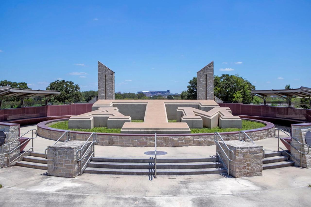 Holiday Inn & Suites College Station-Aggieland By Ihg Exterior photo