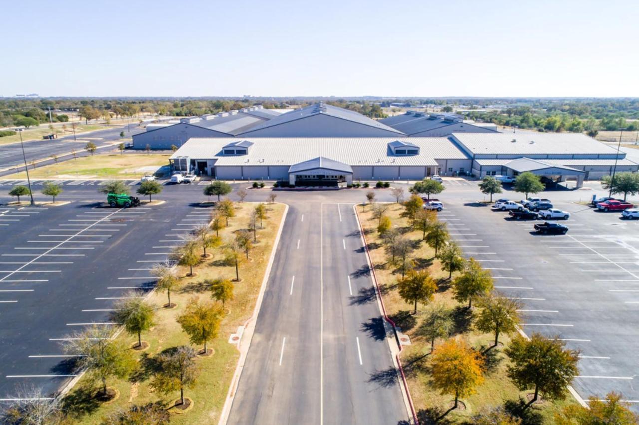 Holiday Inn & Suites College Station-Aggieland By Ihg Exterior photo